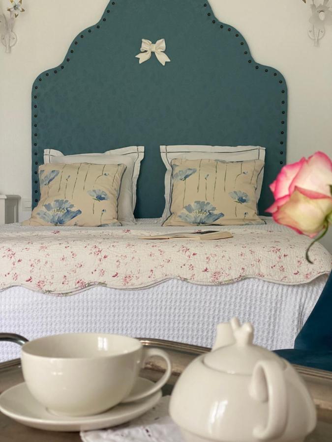 Le Vieux Moulin Bed & Breakfast Bouhet ภายนอก รูปภาพ