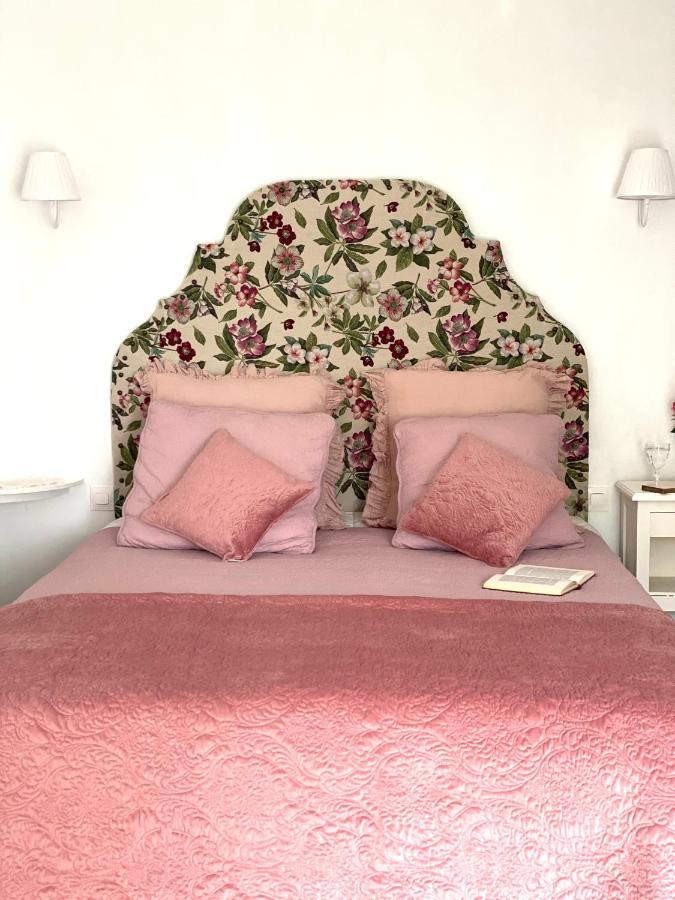 Le Vieux Moulin Bed & Breakfast Bouhet ภายนอก รูปภาพ