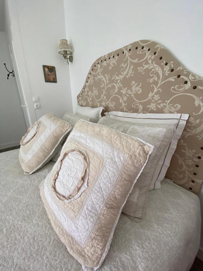 Le Vieux Moulin Bed & Breakfast Bouhet ภายนอก รูปภาพ