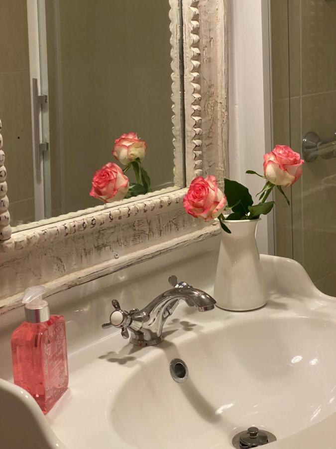 Le Vieux Moulin Bed & Breakfast Bouhet ภายนอก รูปภาพ