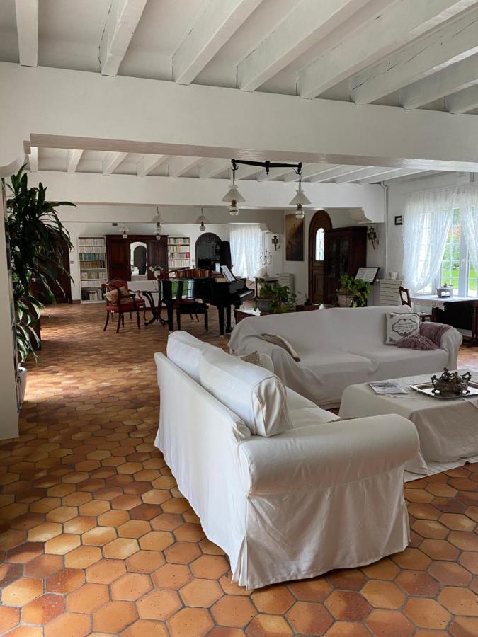Le Vieux Moulin Bed & Breakfast Bouhet ภายนอก รูปภาพ