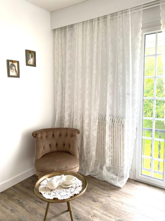 Le Vieux Moulin Bed & Breakfast Bouhet ภายนอก รูปภาพ