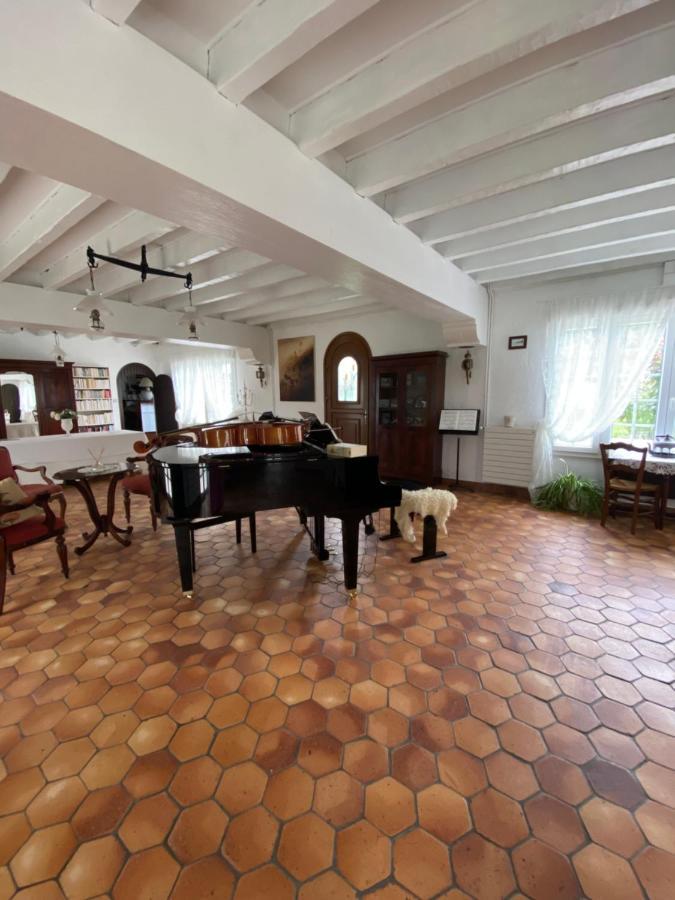 Le Vieux Moulin Bed & Breakfast Bouhet ภายนอก รูปภาพ