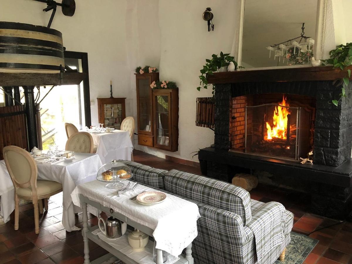 Le Vieux Moulin Bed & Breakfast Bouhet ภายนอก รูปภาพ