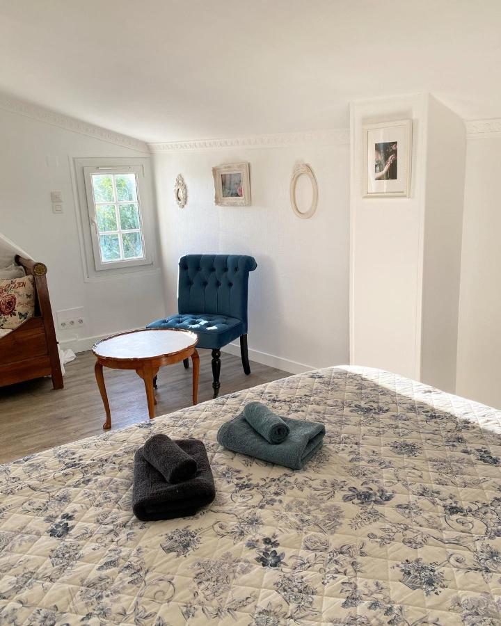 Le Vieux Moulin Bed & Breakfast Bouhet ภายนอก รูปภาพ