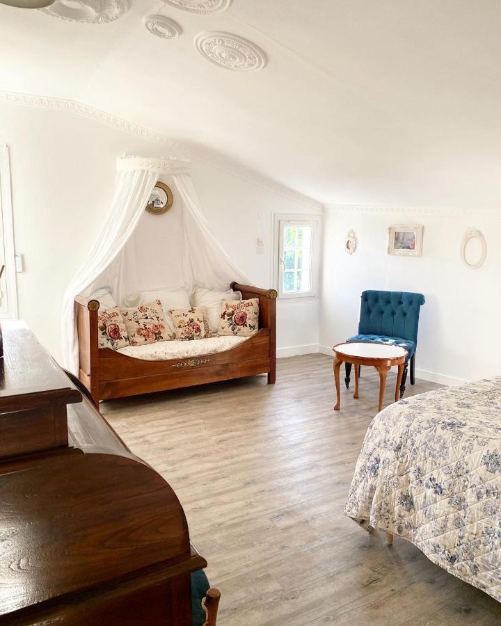 Le Vieux Moulin Bed & Breakfast Bouhet ภายนอก รูปภาพ